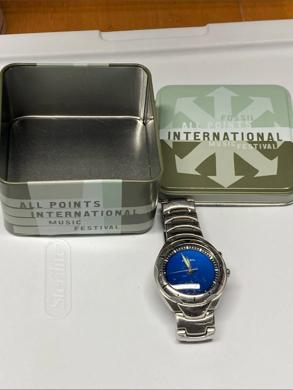 Fossil AM-3535 Kaleido blue and red dial change, stainless, new batteries, tin